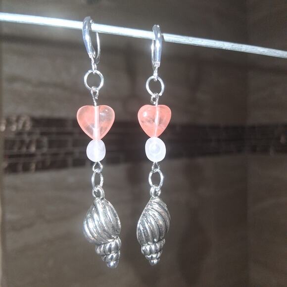 Pretty Rose Quarts Sea Shell Earrings with Silver Tone Hooks - Picture 1 of 2